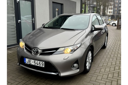 Toyota Auris, 1.6 benzīns 97kw, Automāts, 181900km, 03.2013.g