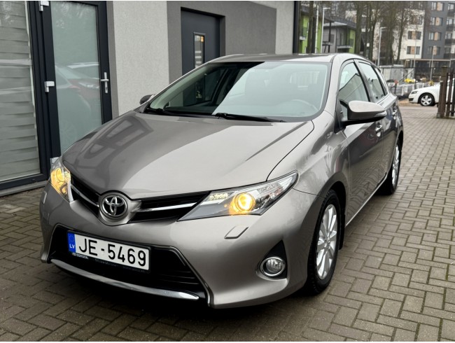 Toyota Auris, 1.6 benzīns 97kw, Automāts, 181900km, 03.2013.g