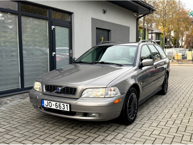 Volvo V40, 1.9 dīzelis 75kw, 270300km, 08.2003.g Volvo V40, 1.9 dīzelis 75kw, 270300km, 08.2003.g